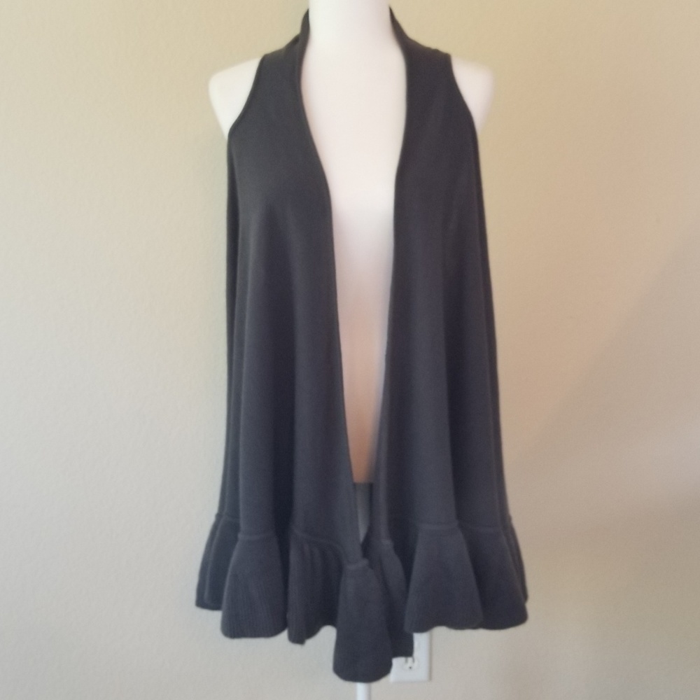 COPY - GREY SLEEVESS CARDIGAN
